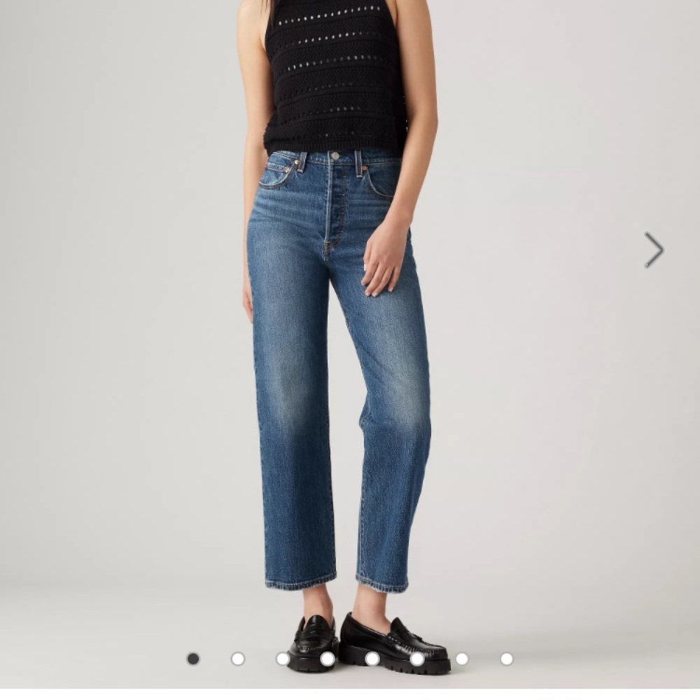 Levi’s ribcage straight ankle jeans size 27